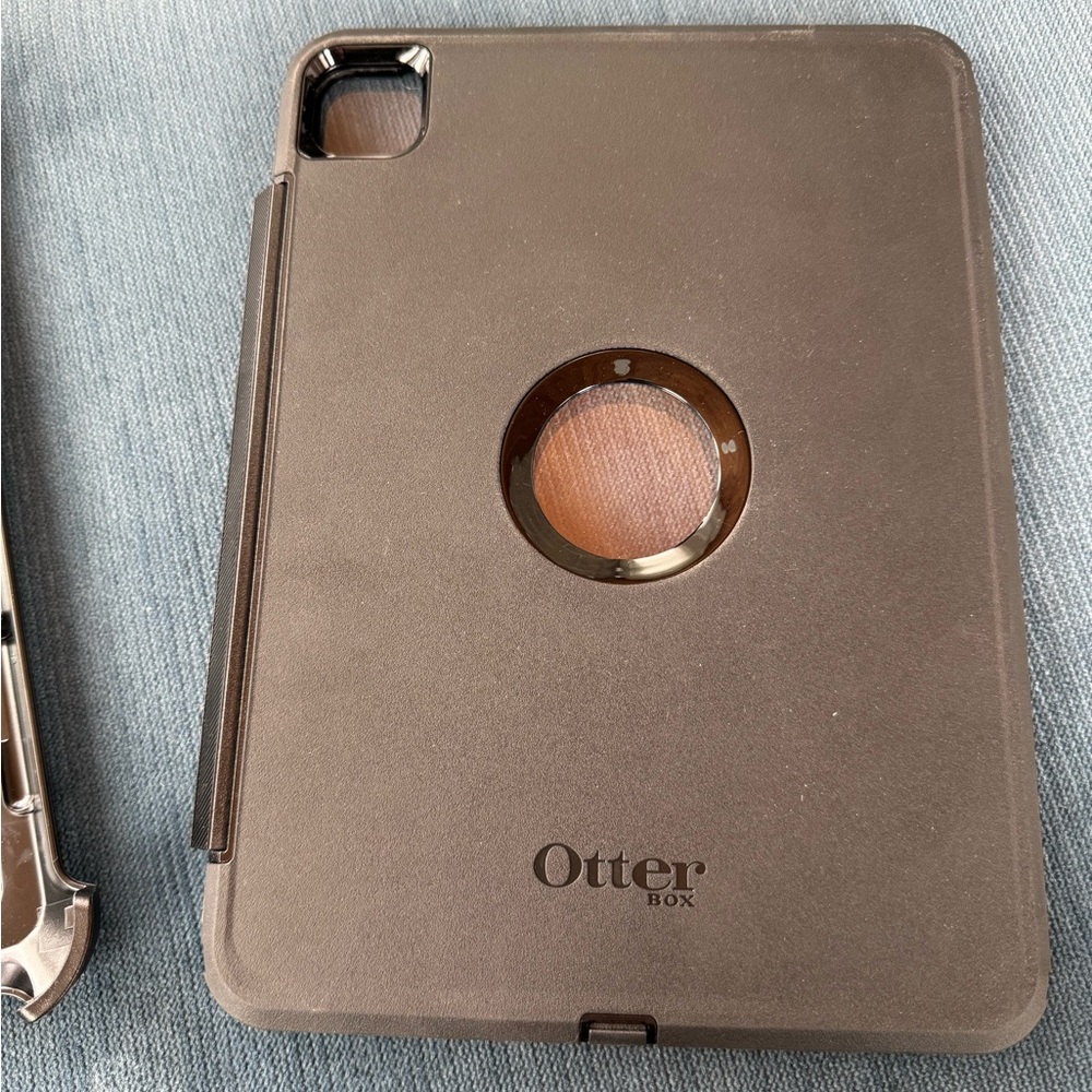 Otterbox iPad 11 pro Defender Series Black case
